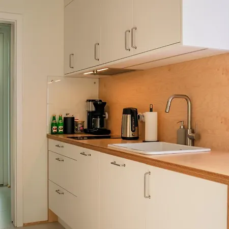 فيلة W Willi Z Ogrodem Surfingbird جيفيجينا