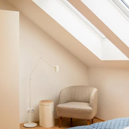 W Willi Z Ogrodem Surfingbird فيلة