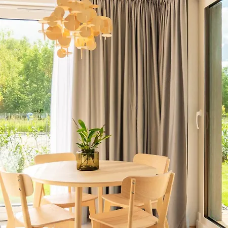 W Willi Z Ogrodem Surfingbird Villa *