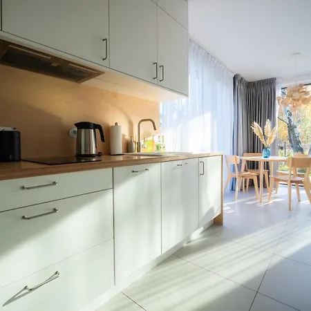 W Willi Z Ogrodem Surfingbird فيلة جيفيجينا