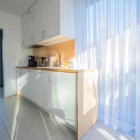 W Willi Z Ogrodem Surfingbird * جيفيجينا